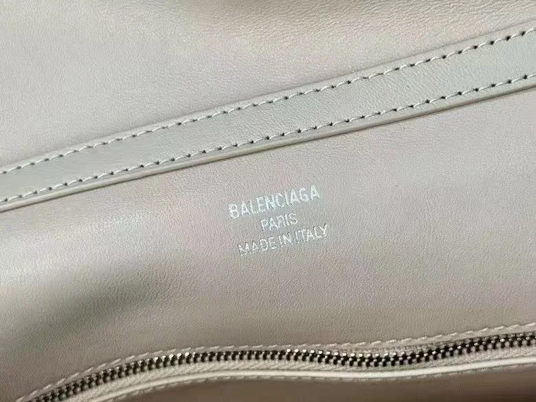 Timeless Balenciaga  Apricot Silver Buckle Handbag Series 38255