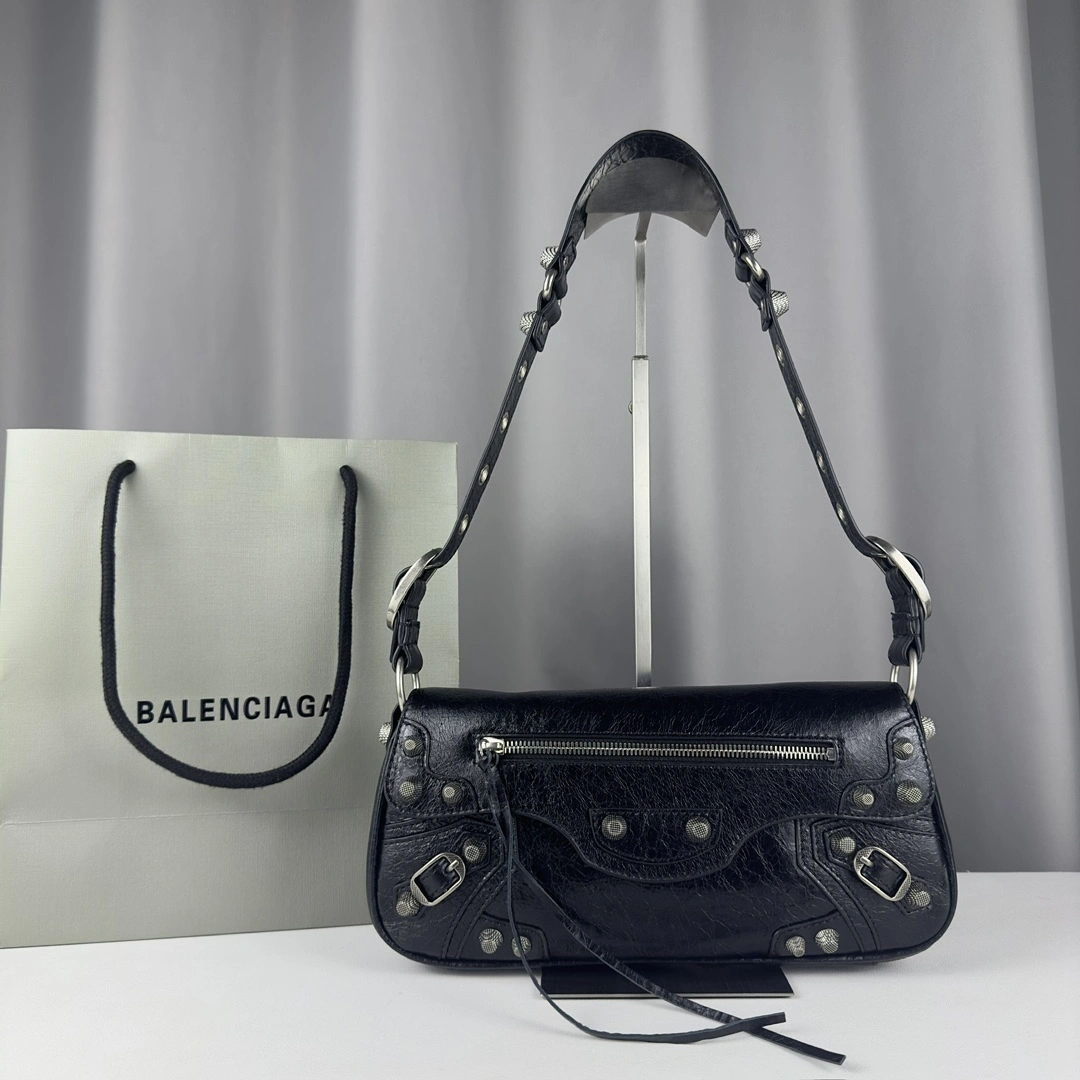 Durable Balenciaga Everyday Large Baguette Sling Bag in Lambskin 61106
