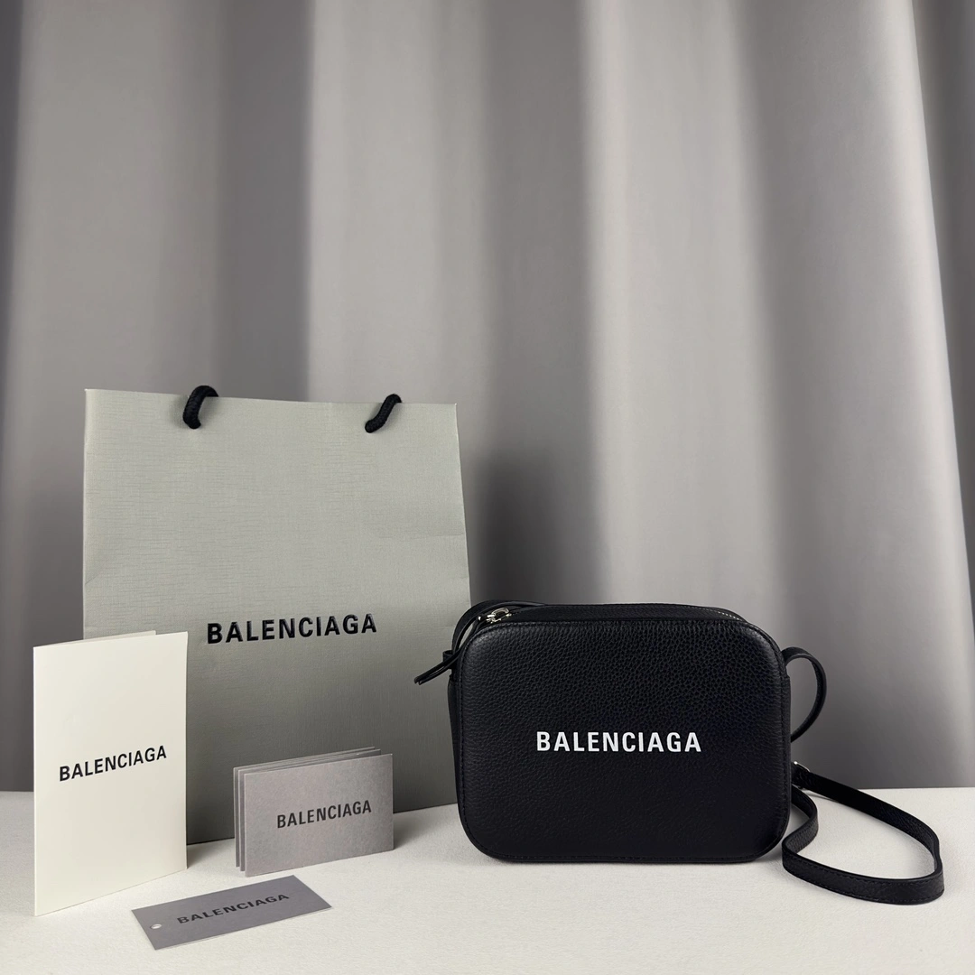 FastDry Balenciaga Everyday Mini Camera Crossbody Bag in Lambskin 60871