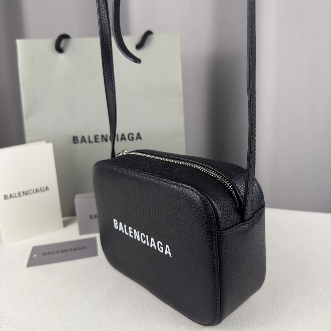 FastDry Balenciaga Everyday Mini Camera Crossbody Bag in Lambskin 60871