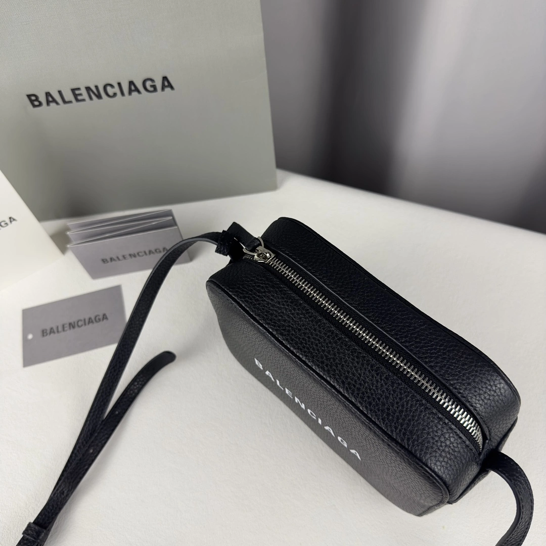 FastDry Balenciaga Everyday Mini Camera Crossbody Bag in Lambskin 60871