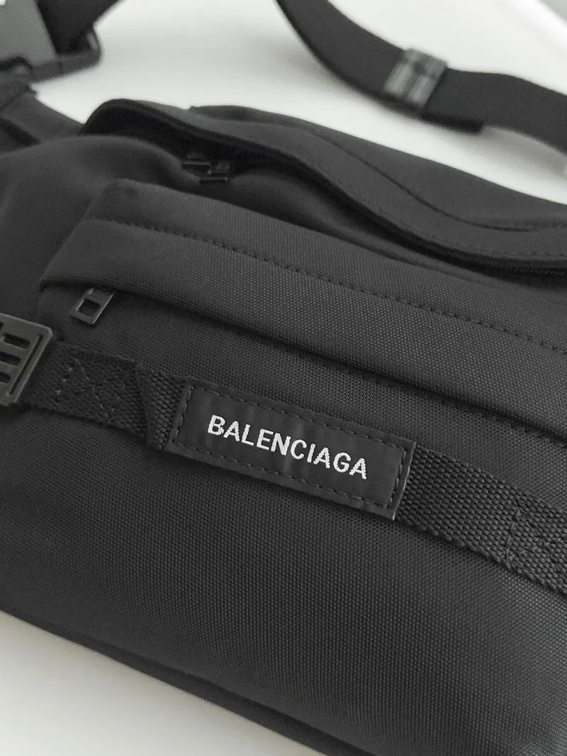 Balenciaga Exclusive Leather Mountaineering Waist Bag Breathable 38217