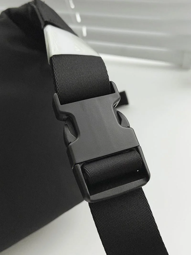 Balenciaga Exclusive Leather Mountaineering Waist Bag Breathable 38217