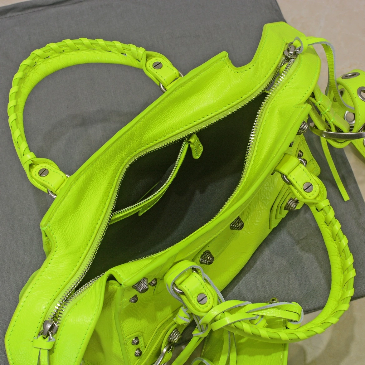 Balenciaga Fluorescent Green Neo Cagole Heart Mirror Bag Sophisticated 60974
