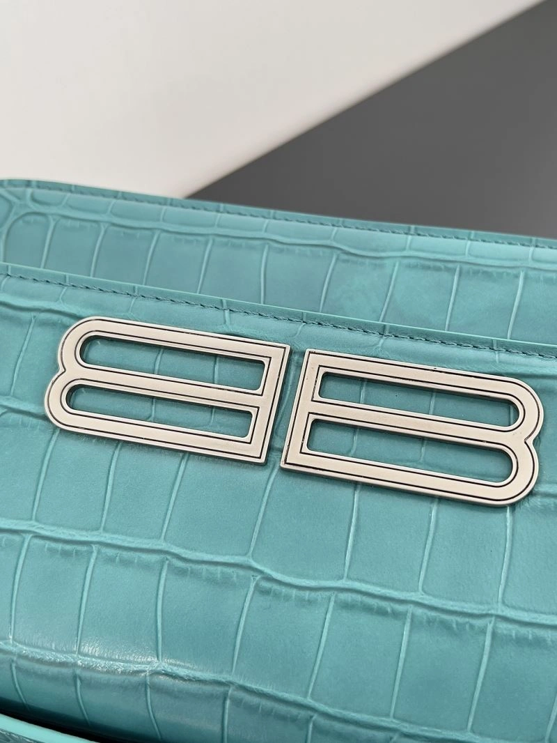 Balenciaga Gossip Crossbody Bag with Double B Logo in Leather Casual 78614
