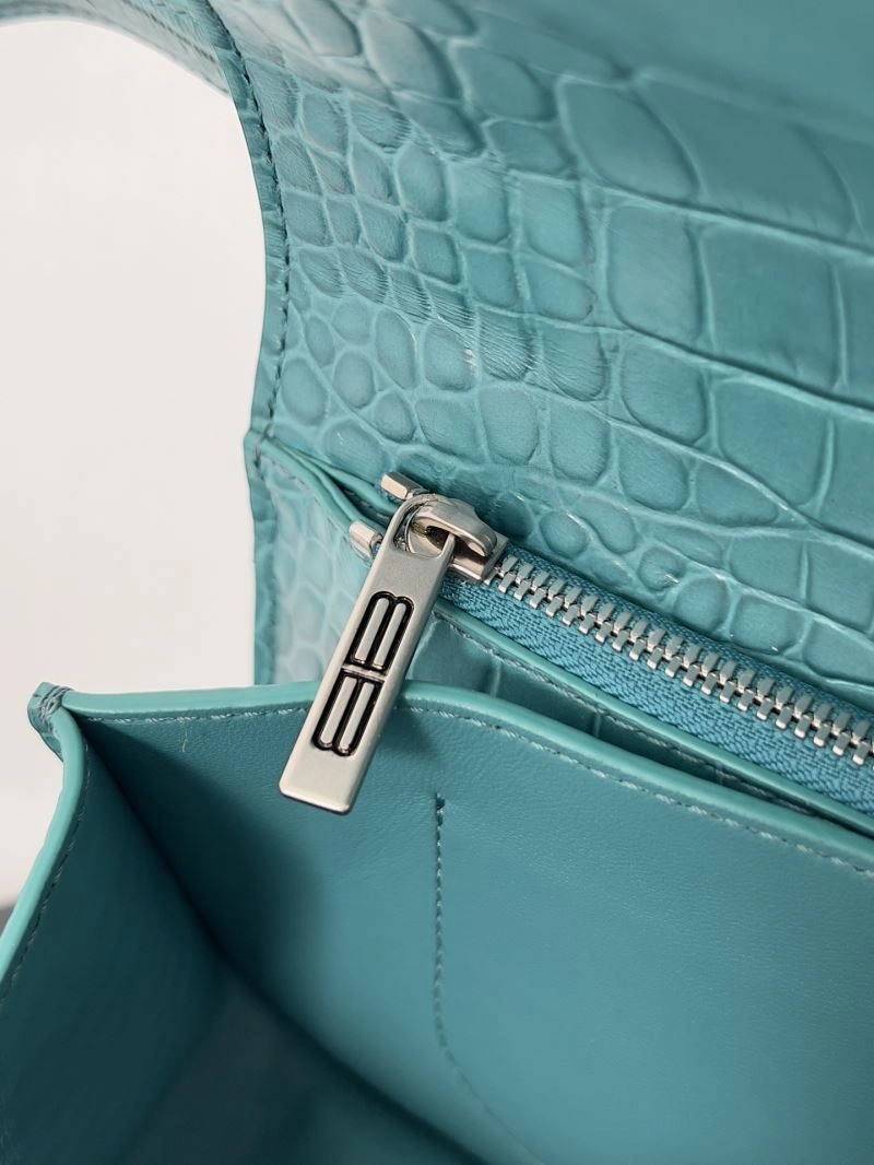 Balenciaga Gossip Crossbody Bag with Double B Logo in Leather Casual 78614
