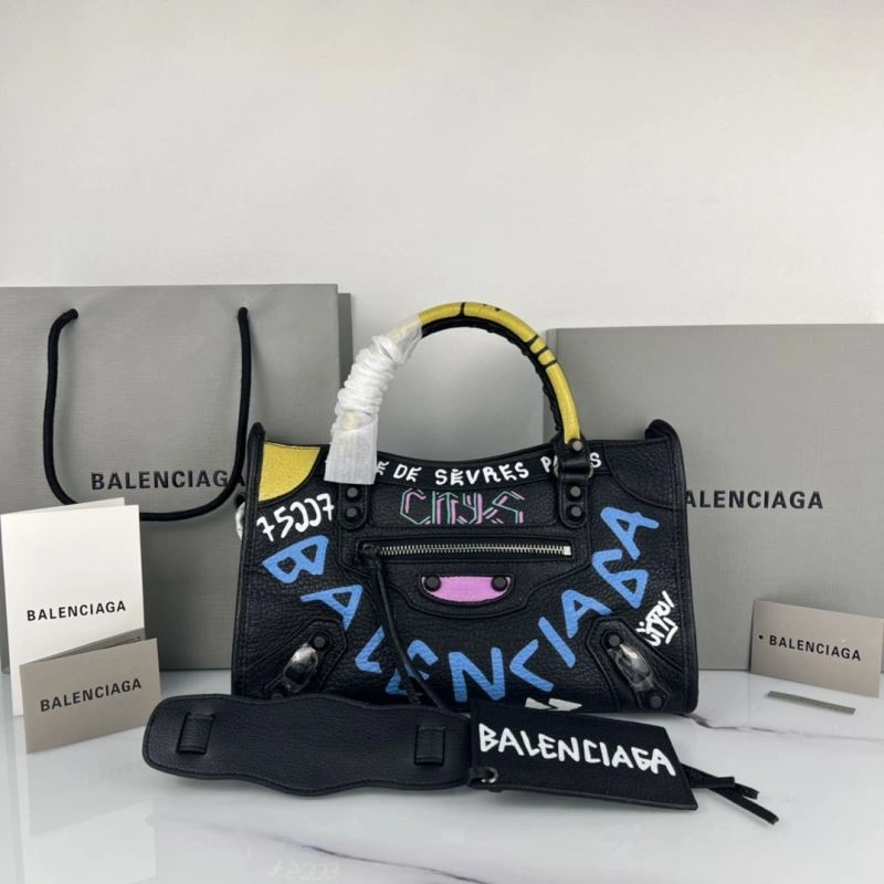 Balenciaga Graffiti 30cm Crossbody Bag in Italian Goat Leather TravelReady 78770