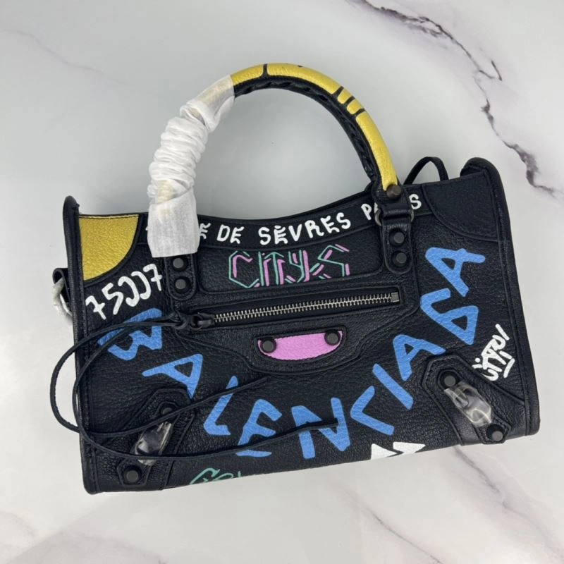 Balenciaga Graffiti 30cm Crossbody Bag in Italian Goat Leather TravelReady 78770