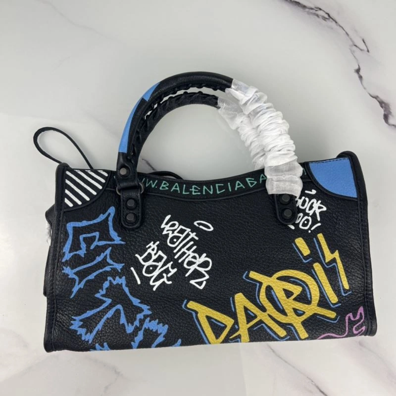 Balenciaga Graffiti 30cm Crossbody Bag in Italian Goat Leather TravelReady 78770