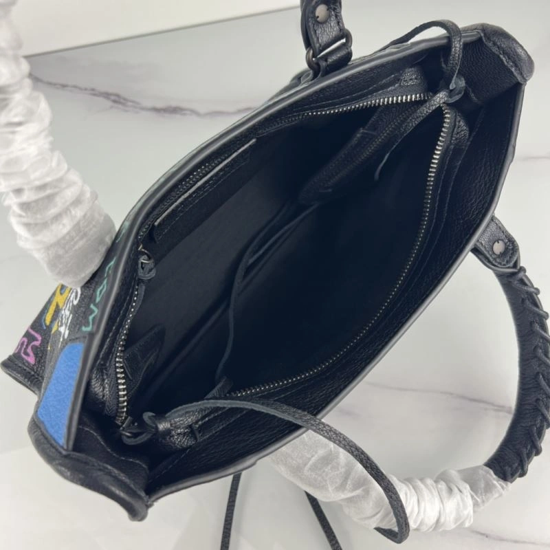 Balenciaga Graffiti 30cm Crossbody Bag in Italian Goat Leather TravelReady 78770
