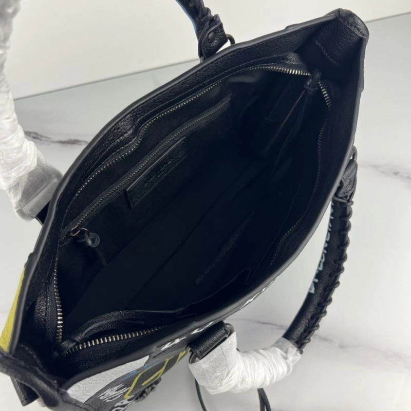 Fashionable Balenciaga Graffiti 38cm Crossbody Handbag in Italian Goat Leather 78761