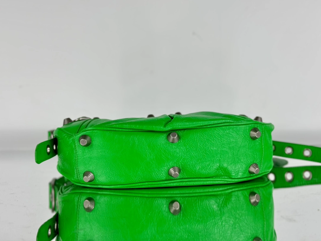 Balenciaga Green Oil Wax Le Cagole Half-Moon Dumpling Bag TechFriendly 61069
