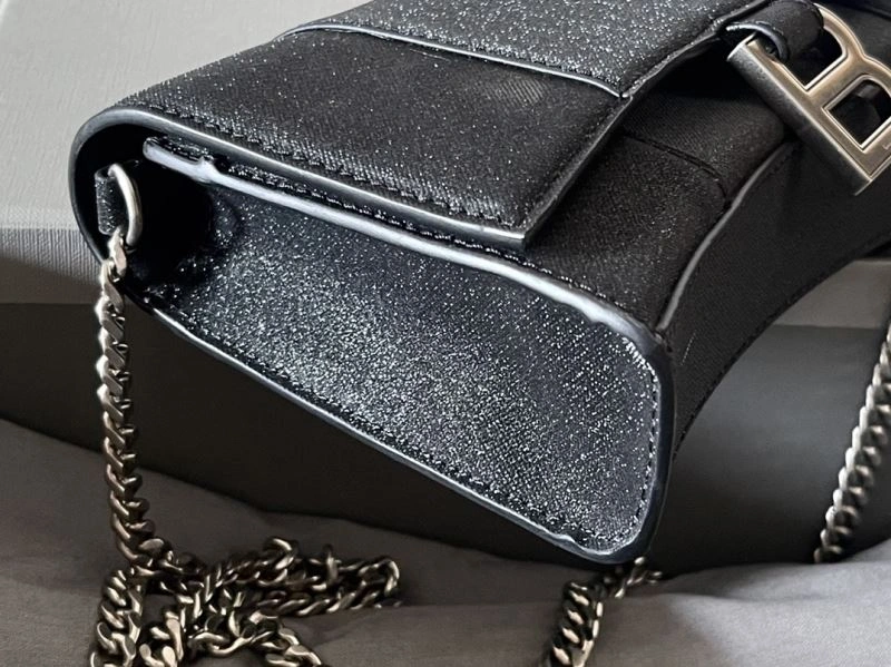 Balenciaga Heavy-Duty Hourglass Chain Bag - Iconic Curved Design EyeCatching 78689