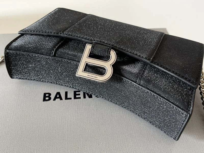 Balenciaga Heavy-Duty Hourglass Chain Bag - Iconic Curved Design EyeCatching 78689
