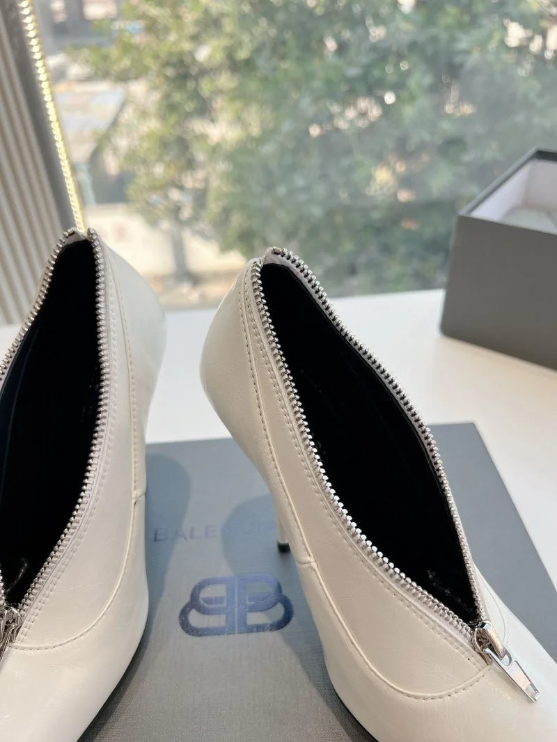 Balenciaga Heeled Shoes MultiPurpose 16805