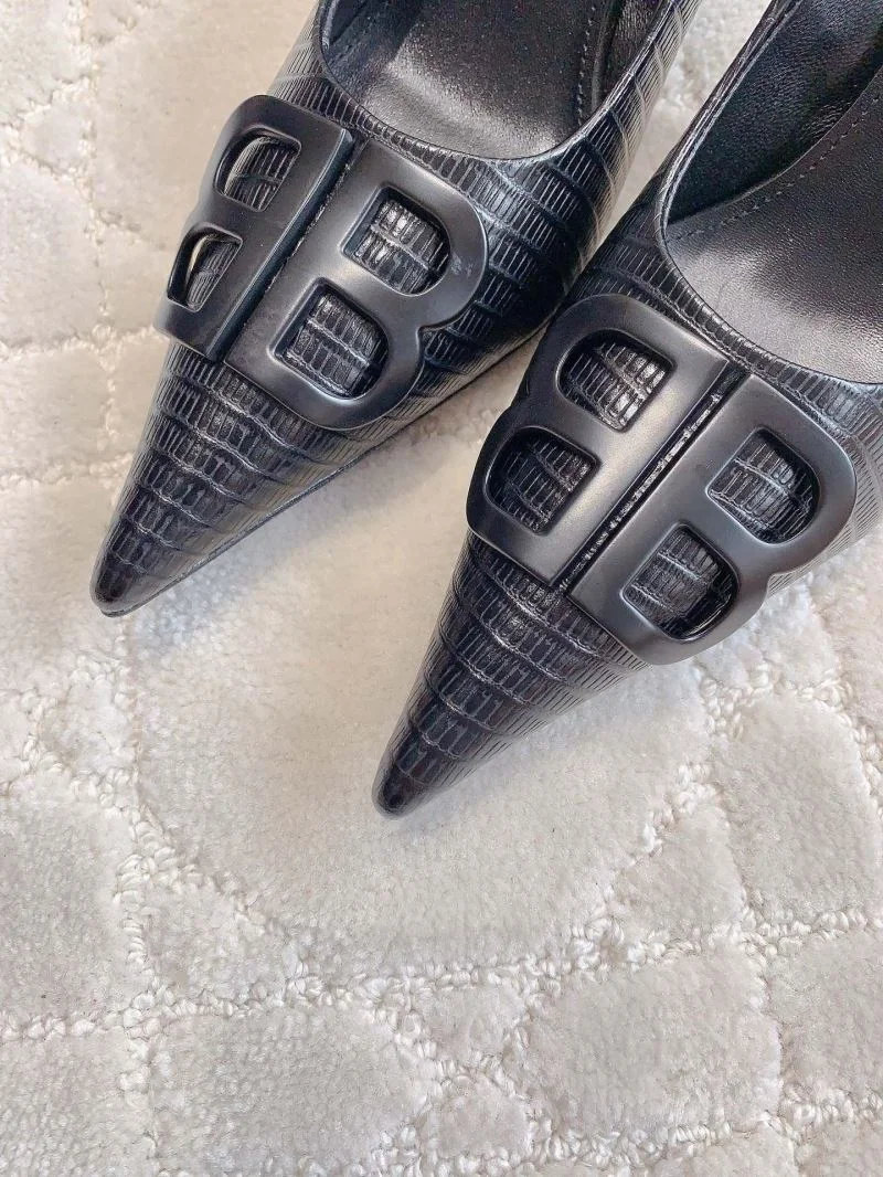 Minimalist Balenciaga Heeled Shoes 17000