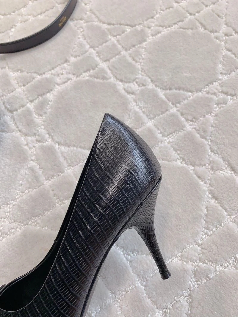 Minimalist Balenciaga Heeled Shoes 17000