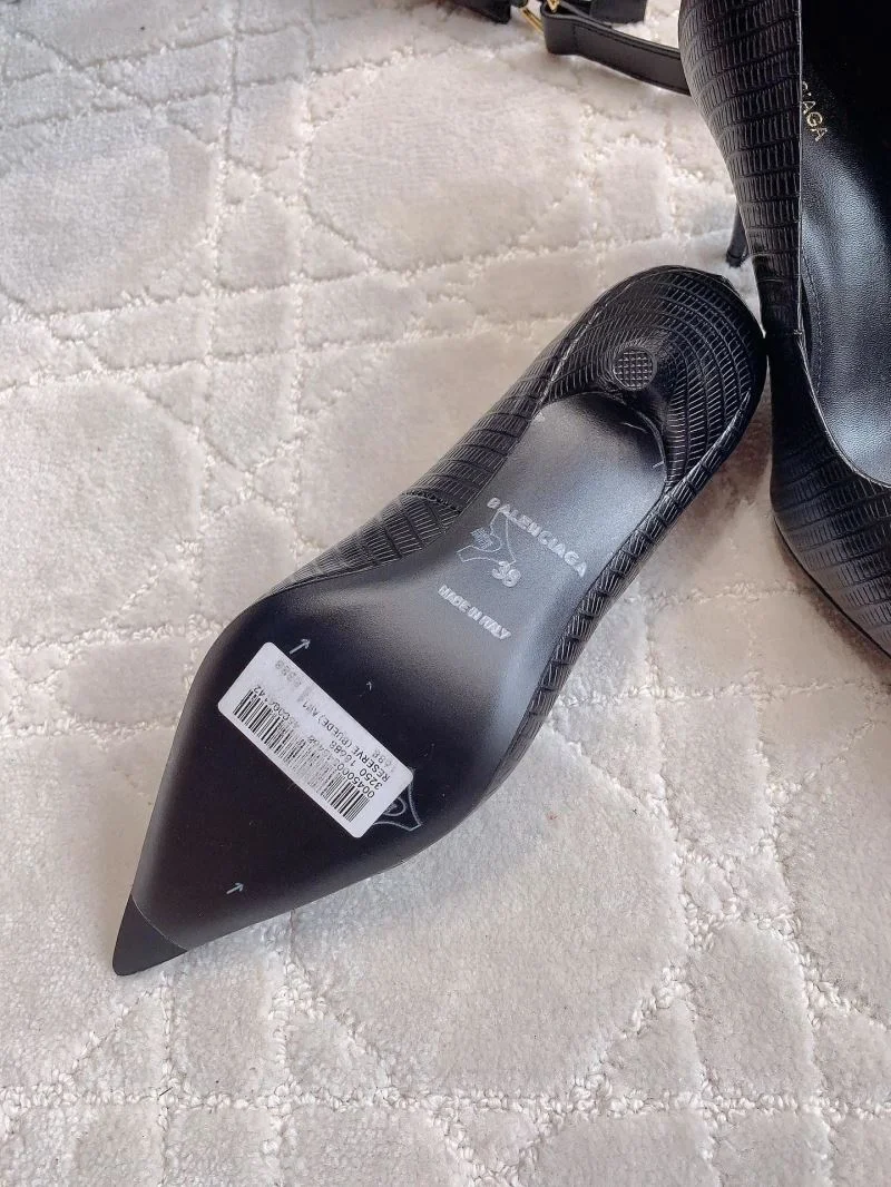 Minimalist Balenciaga Heeled Shoes 17000