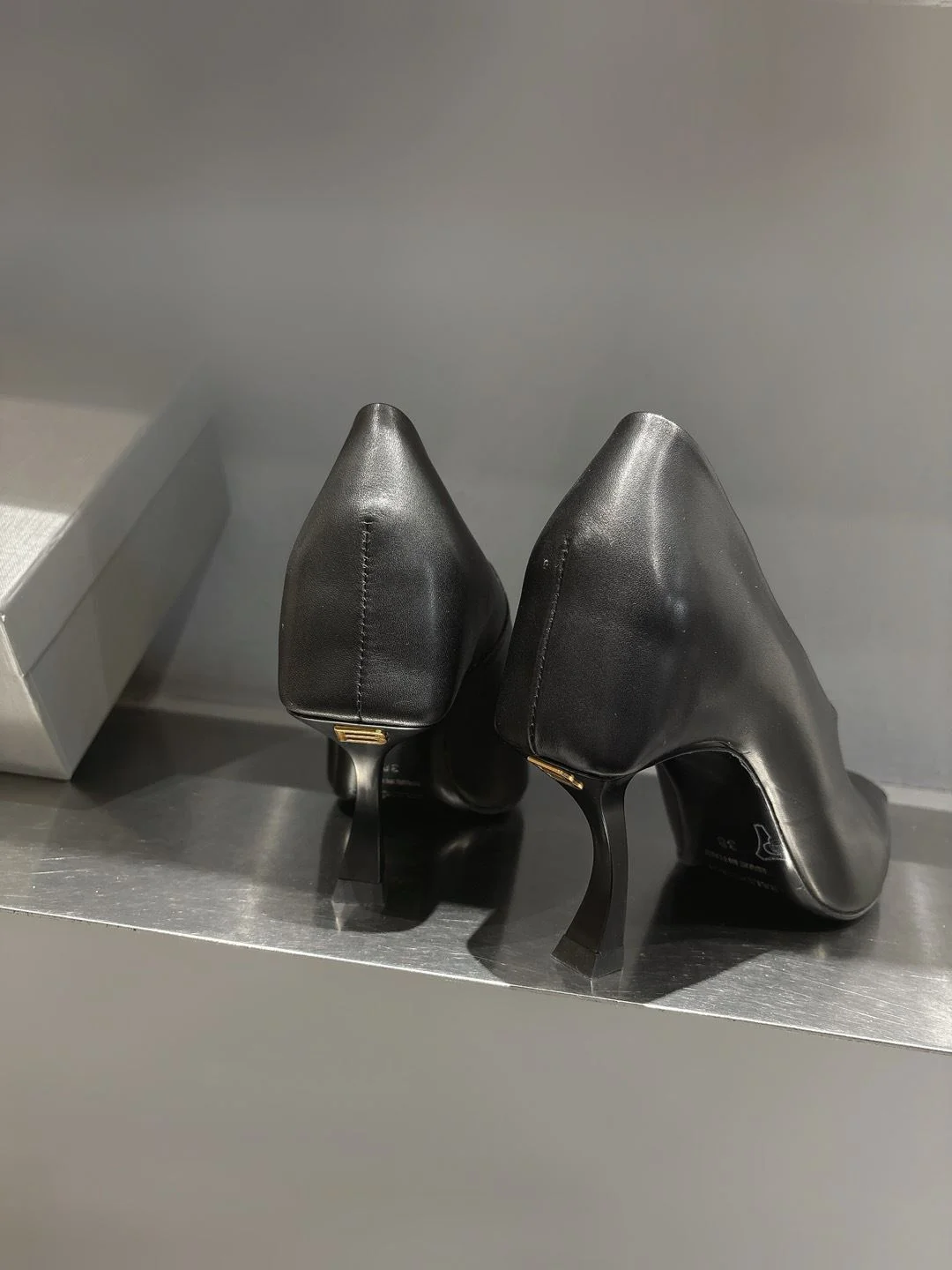 OdorResistant Balenciaga Heeled Shoes 16737