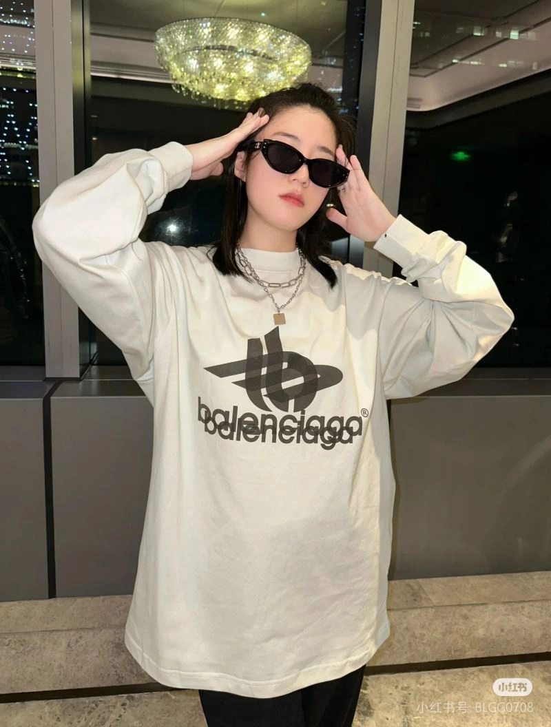 Tailored Balenciaga Hoodies 98235