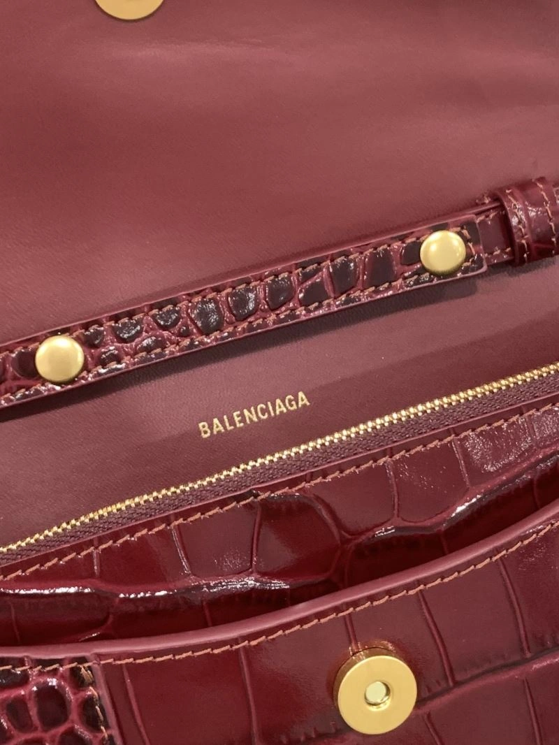 Durable Balenciaga Iconic Hourglass Crocodile Chain Bag in Wine Red 72618