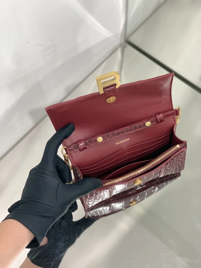 Durable Balenciaga Iconic Hourglass Crocodile Chain Bag in Wine Red 72618