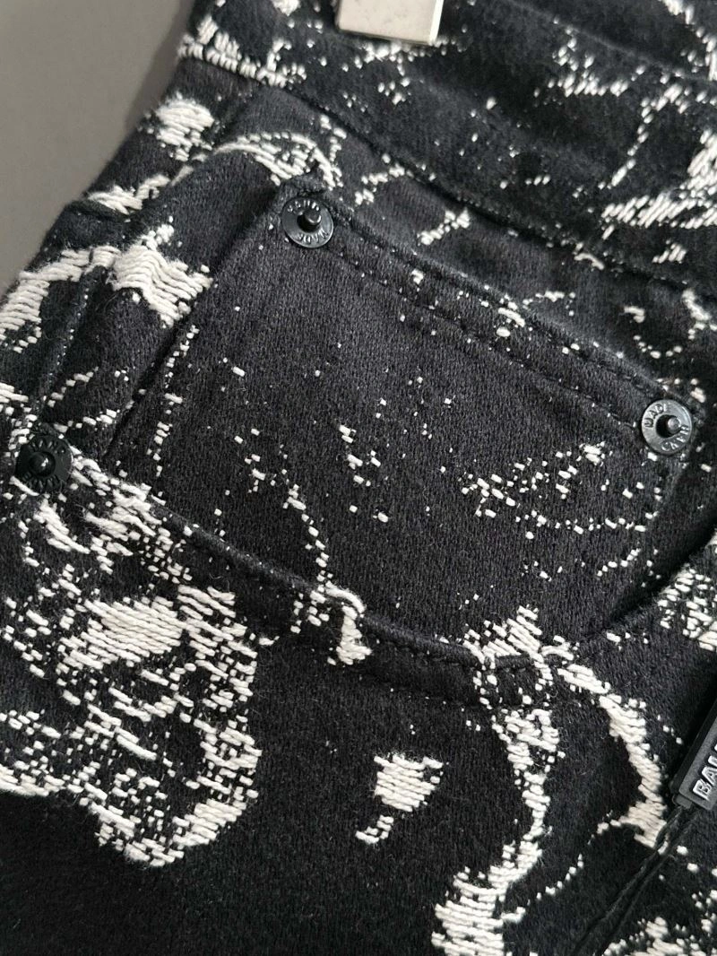 Chic Balenciaga Jeans 98758