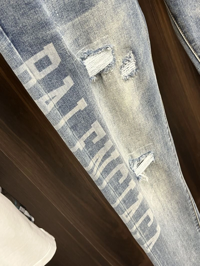 Elegant Balenciaga Jeans 97400