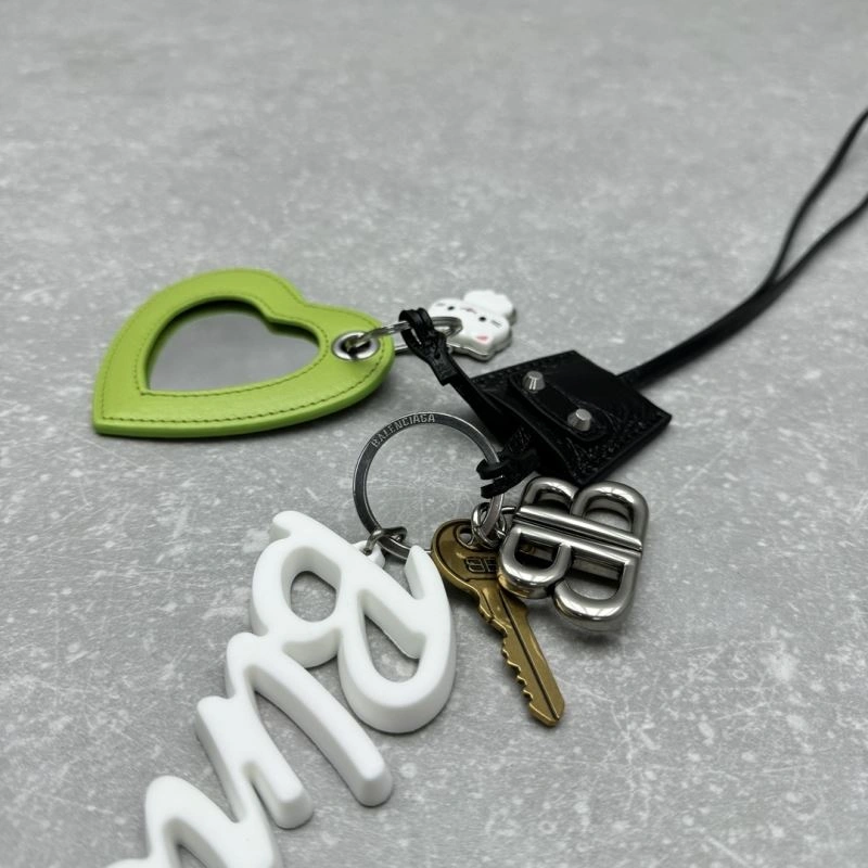 Snug Balenciaga Keys 64360