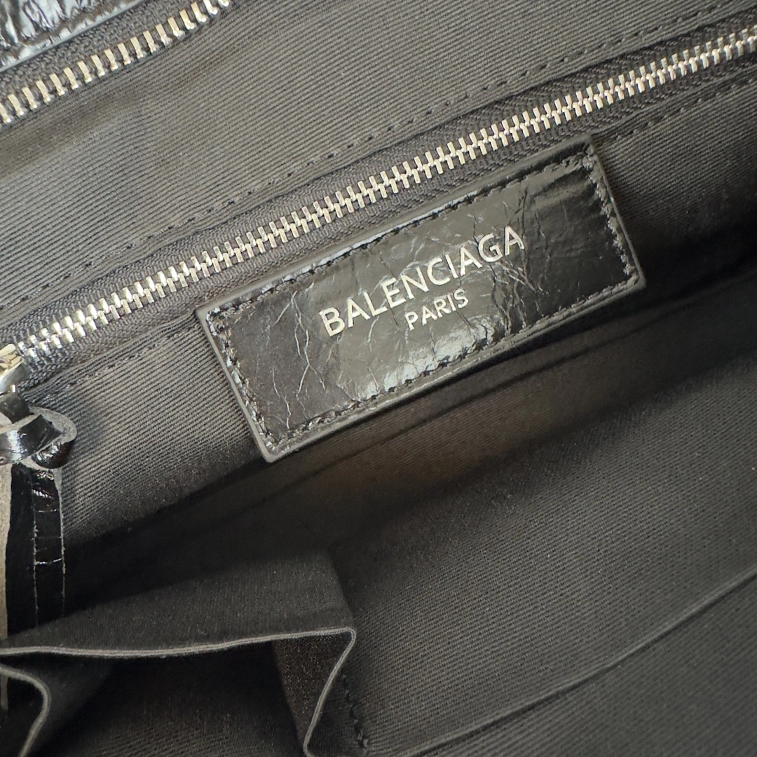 Balenciaga Large Batch 600 Motorcycle Shoulder Bag - Silver Rivet GoodFit 60985