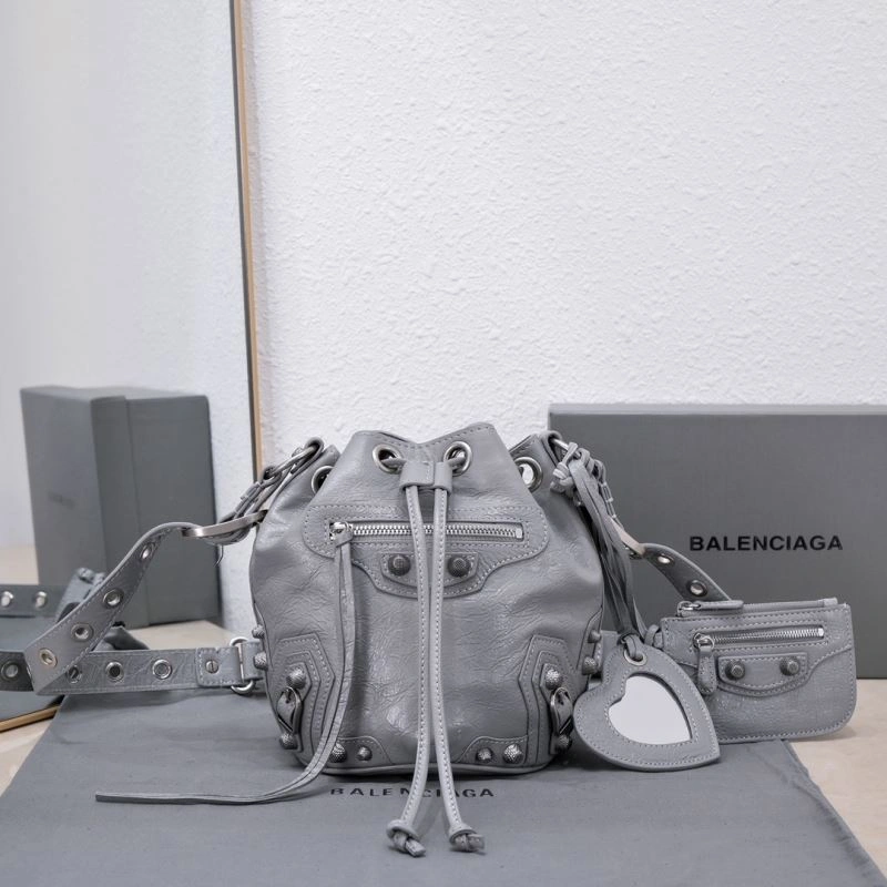 Versatile Balenciaga Le Cagole  Cracked Lambskin Bucket Bag 75354