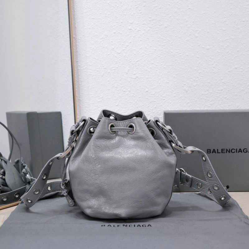 Versatile Balenciaga Le Cagole  Cracked Lambskin Bucket Bag 75354