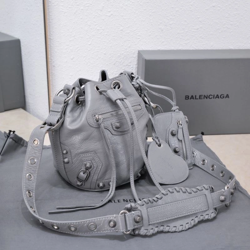 Versatile Balenciaga Le Cagole  Cracked Lambskin Bucket Bag 75354