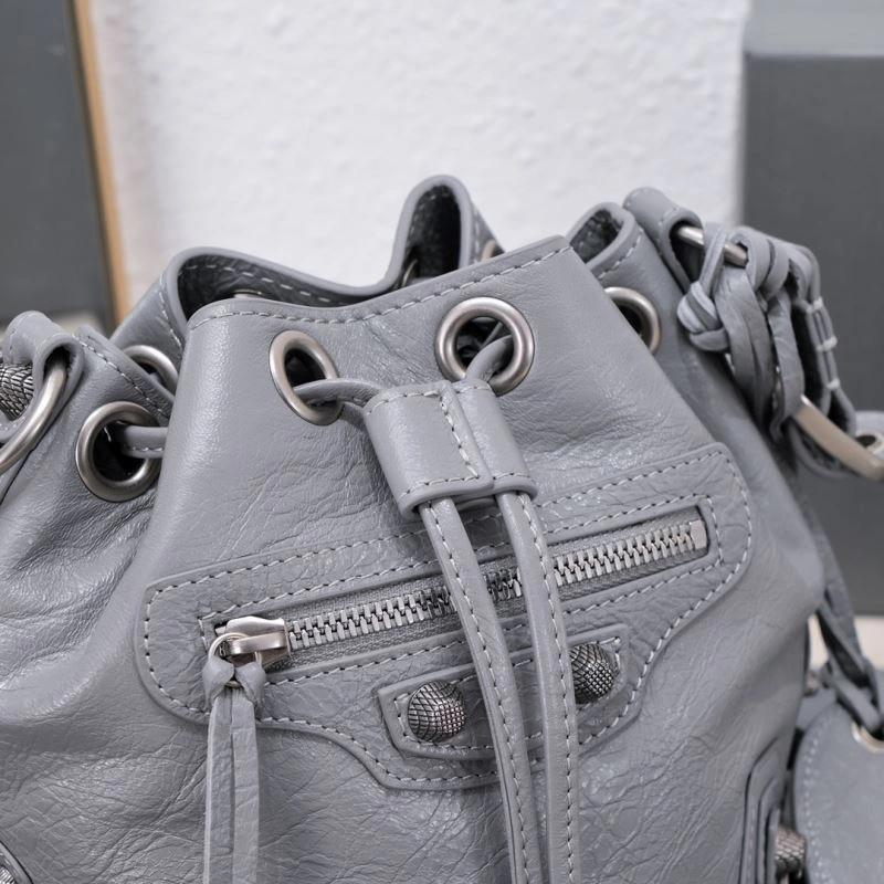 Versatile Balenciaga Le Cagole  Cracked Lambskin Bucket Bag 75354