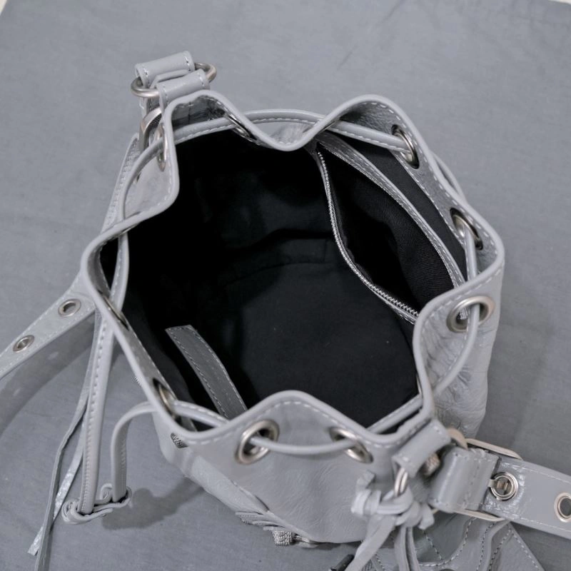 Versatile Balenciaga Le Cagole  Cracked Lambskin Bucket Bag 75354