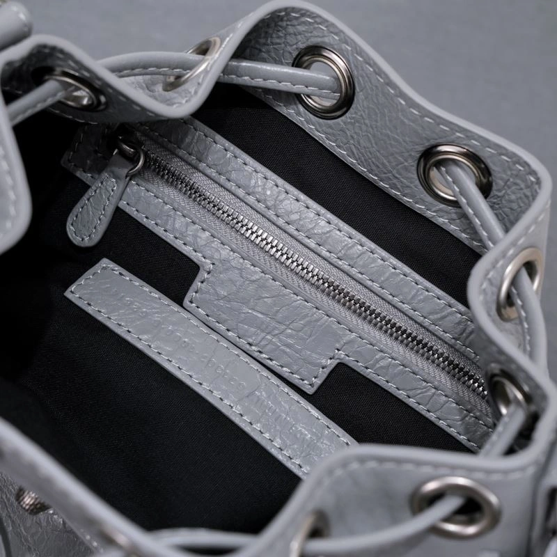 Versatile Balenciaga Le Cagole  Cracked Lambskin Bucket Bag 75354