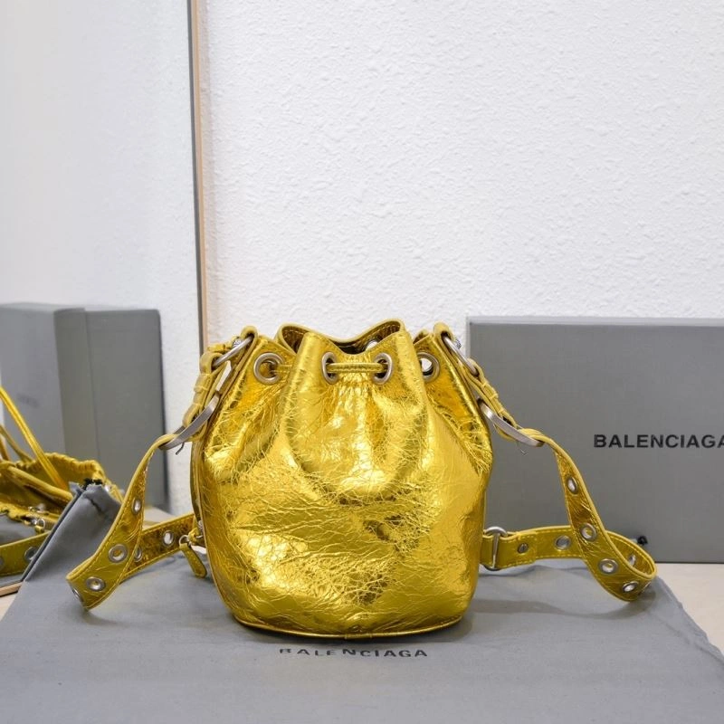 Vibrant Balenciaga Le Cagole  Cracked Lambskin Bucket Bag 75347