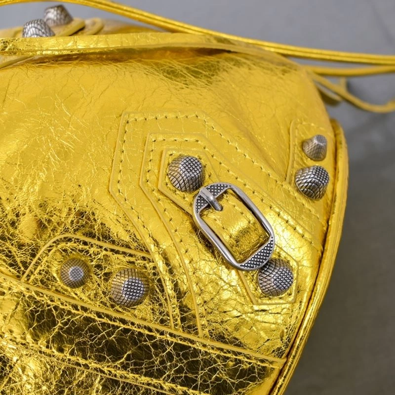 Vibrant Balenciaga Le Cagole  Cracked Lambskin Bucket Bag 75347