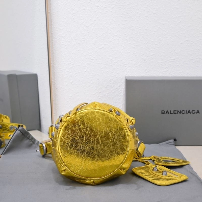 Vibrant Balenciaga Le Cagole  Cracked Lambskin Bucket Bag 75347