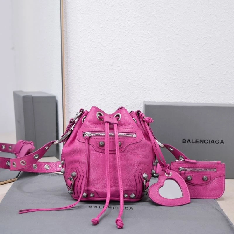 Vibrant Balenciaga Le Cagole  Modern Bucket Bag with Heart Mirror 75350