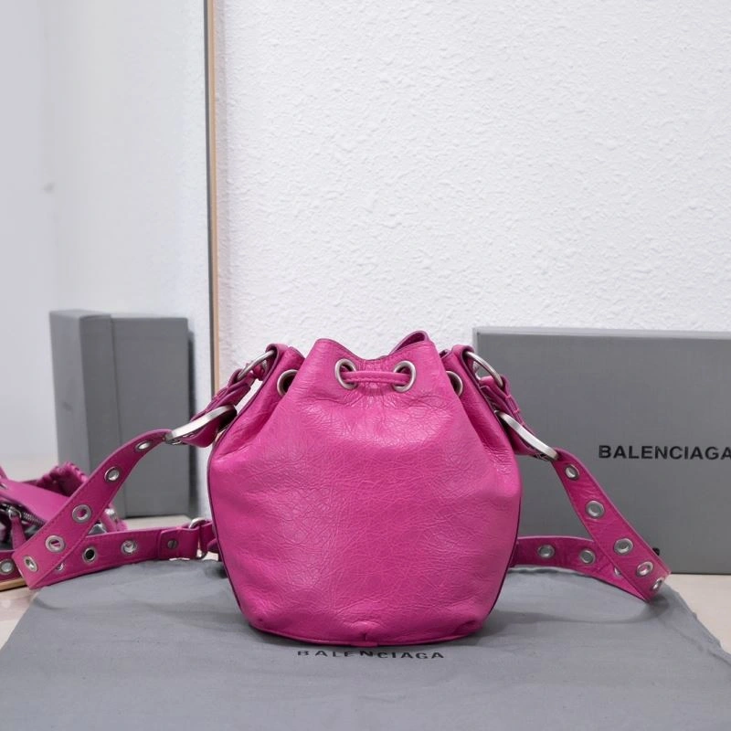 Vibrant Balenciaga Le Cagole  Modern Bucket Bag with Heart Mirror 75350