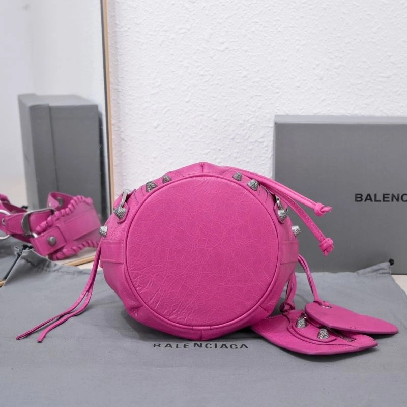 Vibrant Balenciaga Le Cagole  Modern Bucket Bag with Heart Mirror 75350