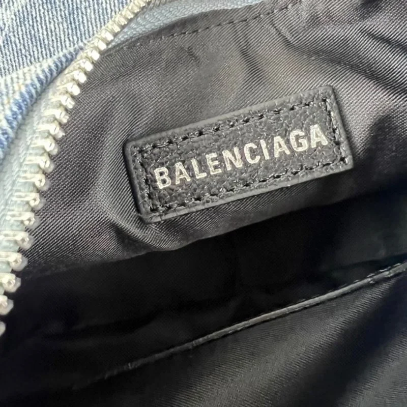 Balenciaga Le Cagole  Denim Half-Moon Bag Elegant 38396
