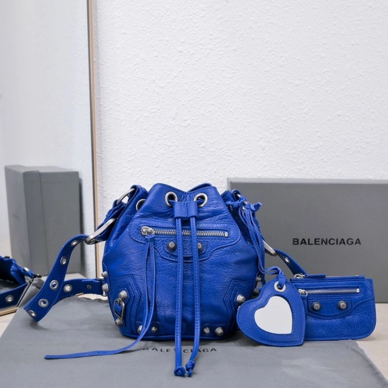 Balenciaga Le Cagole Cracked Lambskin Bucket Bag with Heart Mirror DailyWear 75365