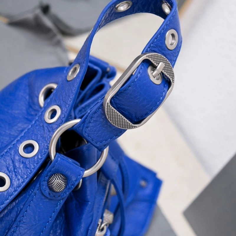 Balenciaga Le Cagole Cracked Lambskin Bucket Bag with Heart Mirror DailyWear 75365