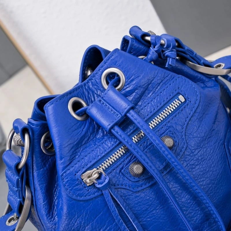 Balenciaga Le Cagole Cracked Lambskin Bucket Bag with Heart Mirror DailyWear 75365