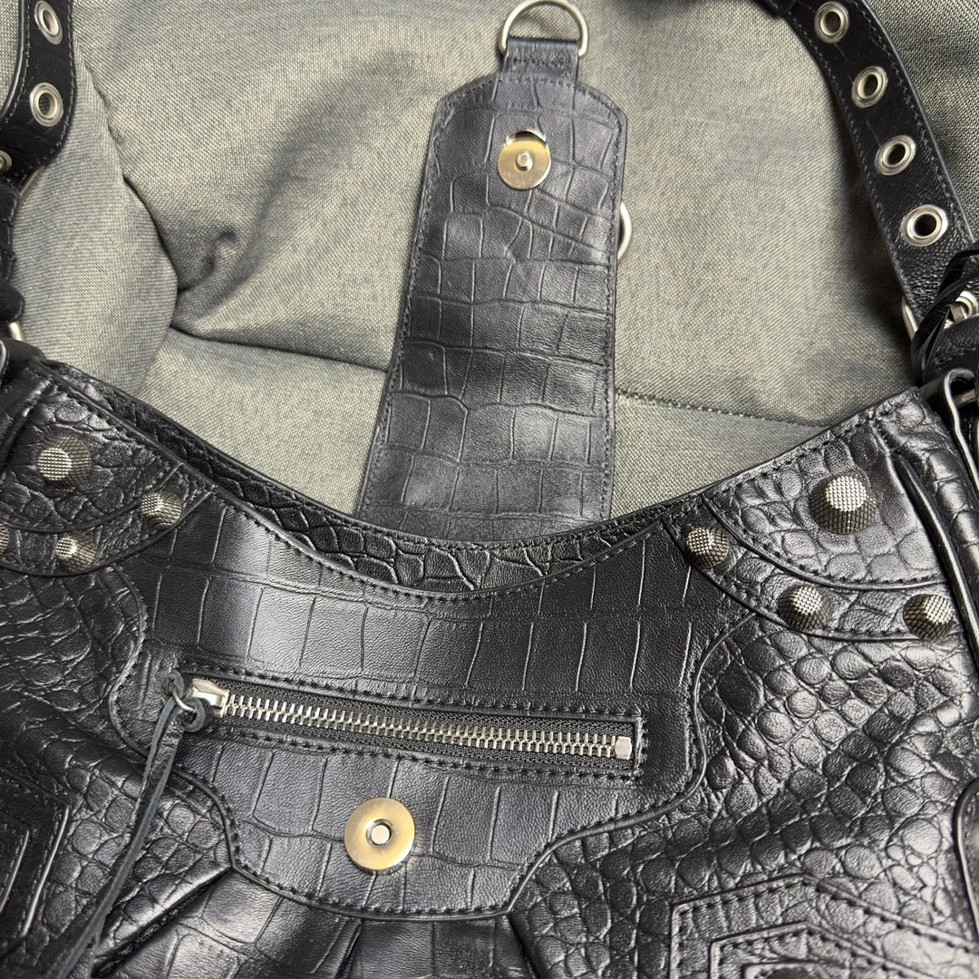 Balenciaga Le Cagole Exploded Sheepskin Half-Moon Bag OnTrend 61091