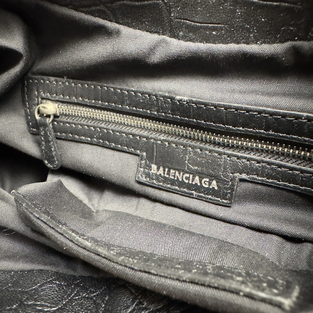 Balenciaga Le Cagole Exploded Sheepskin Half-Moon Bag OnTrend 61091