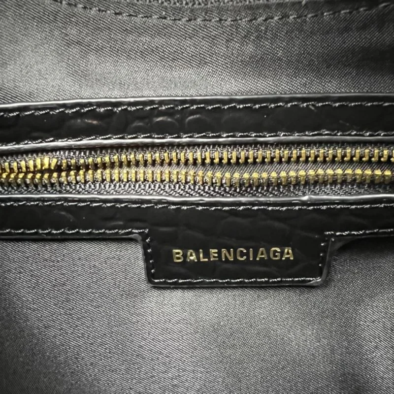 Thermal Balenciaga Le Cagole Half-Moon Crocodile Dumpling Bag 38345