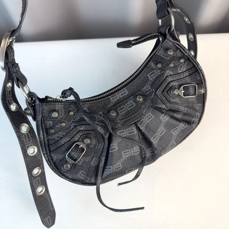 Thermal Balenciaga Le Cagole Half-Moon Crossbody Bag - Black 38391